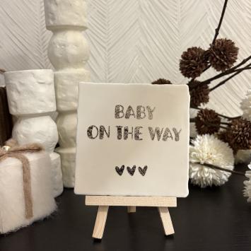 Baby on the way wit-goud